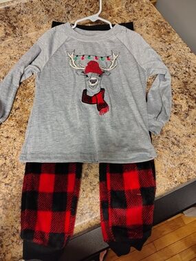 5 Sets of Holiday Pajamas